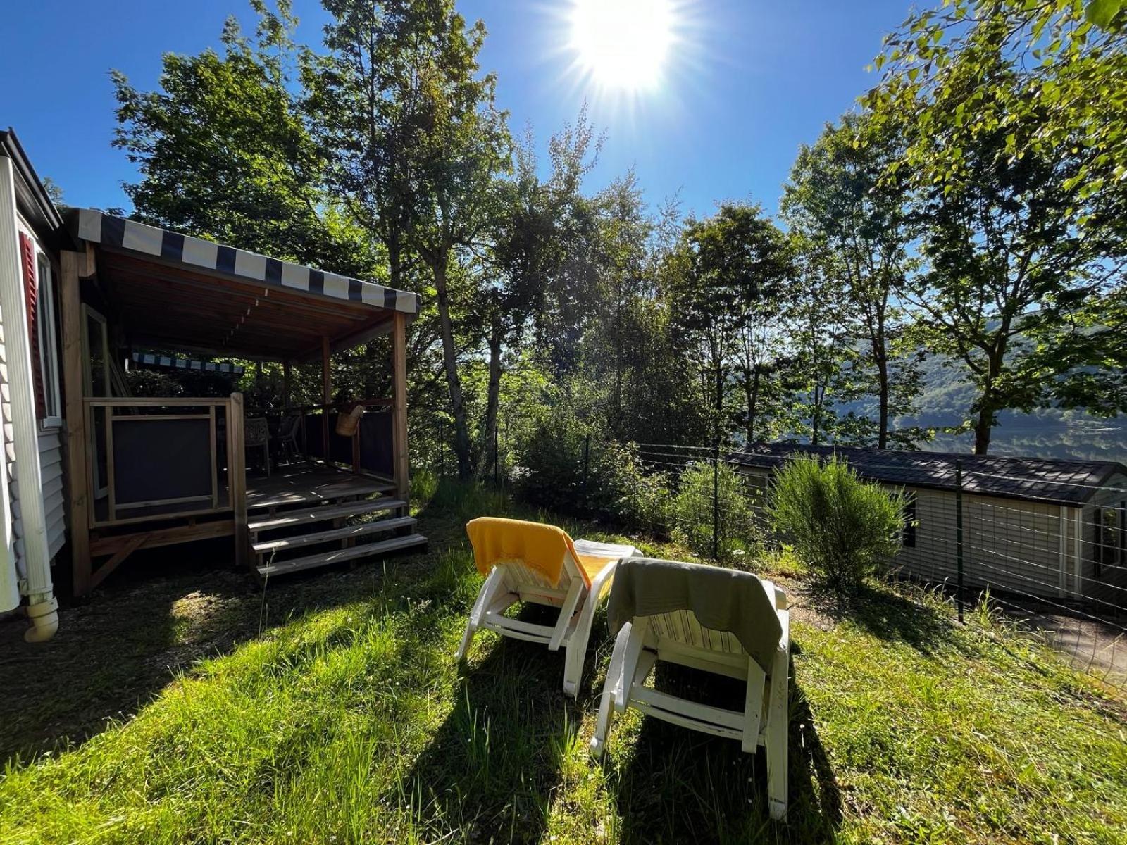 Camping La Source Therondels Esterno foto