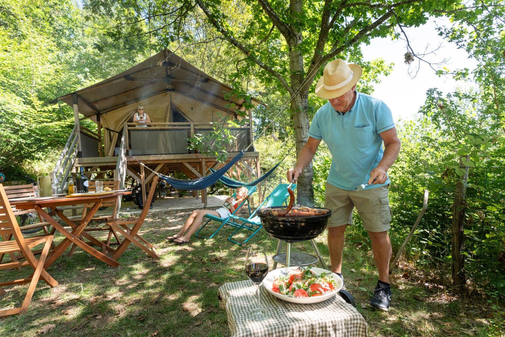 Camping La Source Therondels Esterno foto