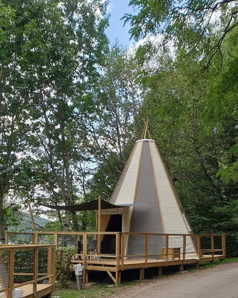 Camping La Source Therondels Esterno foto